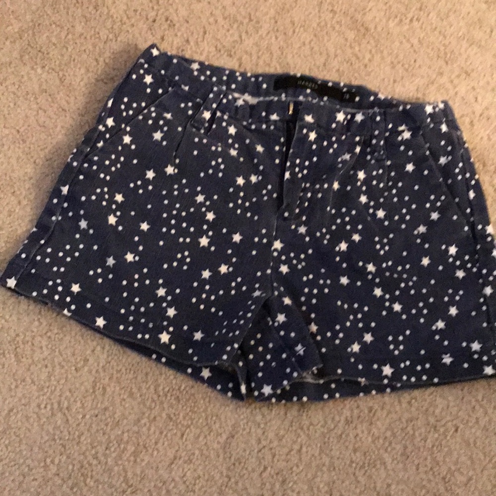 Stars and dots printed denim shorts!